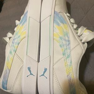 Puma size 9.5 casual tennis shoes